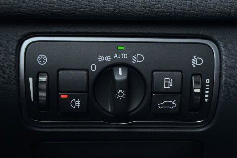 Volvo XC60 2.0 D4 FWD Summum | Trekhaak | Automaat | Leder | Memory | Stoelverwarming | Getint Glas