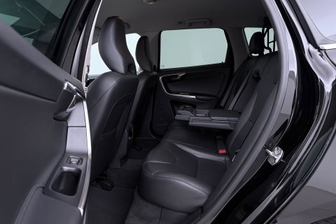Volvo XC60 2.0 D4 FWD Summum | Trekhaak | Automaat | Leder | Memory | Stoelverwarming | Getint Glas