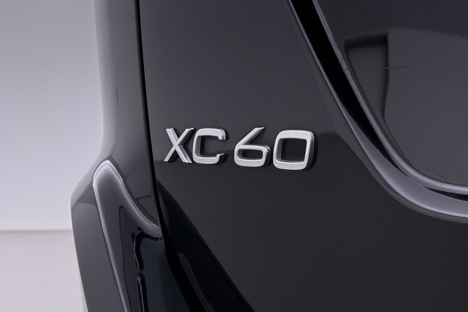 Volvo XC60 2.0 D4 FWD Summum | Trekhaak | Automaat | Leder | Memory | Stoelverwarming | Getint Glas