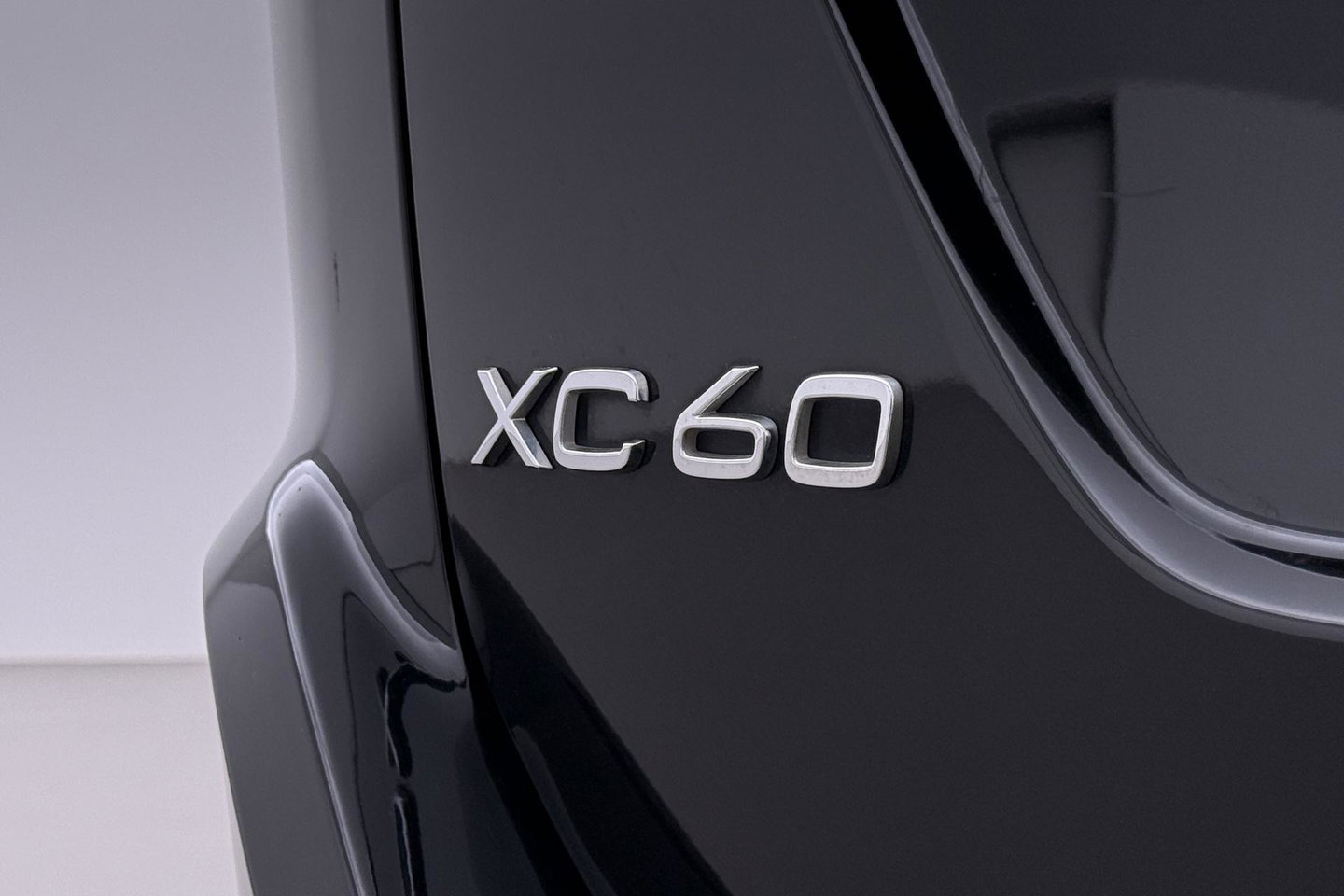 Volvo XC60 2.0 D4 FWD Summum | Trekhaak | Automaat | Leder | Memory | Stoelverwarming | Getint Glas