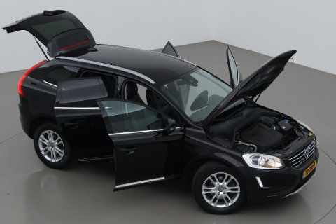 Volvo XC60 2.0 D4 FWD Summum | Trekhaak | Automaat | Leder | Memory | Stoelverwarming | Getint Glas