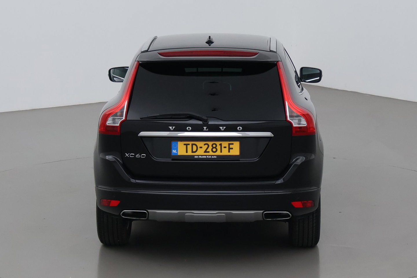 Volvo XC60 2.0 D4 FWD Summum | Trekhaak | Automaat | Leder | Memory | Stoelverwarming | Getint Glas