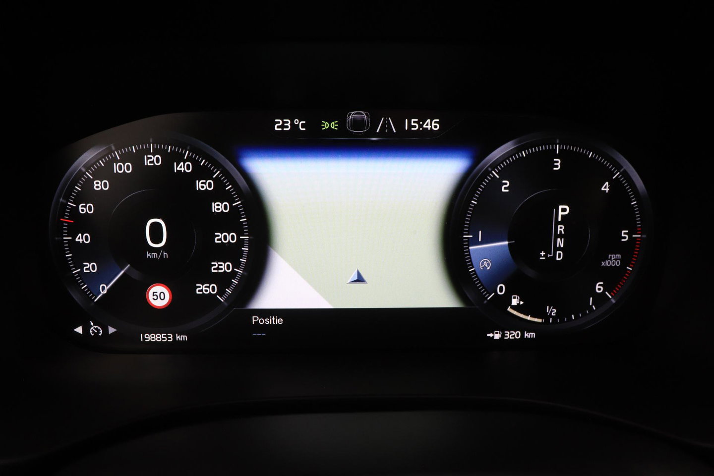 Volvo XC60 2.0 D4 AWD Momentum | Panoramadak | Apple Carplay | Camera | Elektrische Achterklep | Stoelverwarming | Full LED | 18 Inch