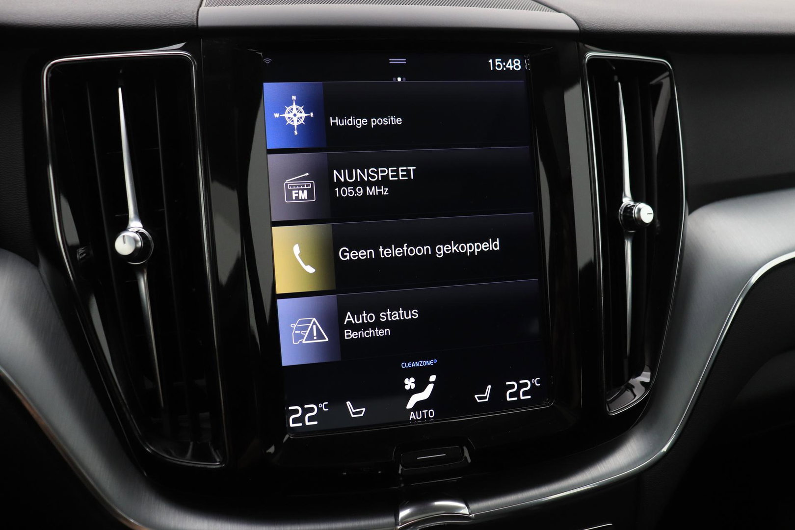 Volvo XC60 2.0 D4 AWD Momentum | Panoramadak | Apple Carplay | Camera | Elektrische Achterklep | Stoelverwarming | Full LED | 18 Inch