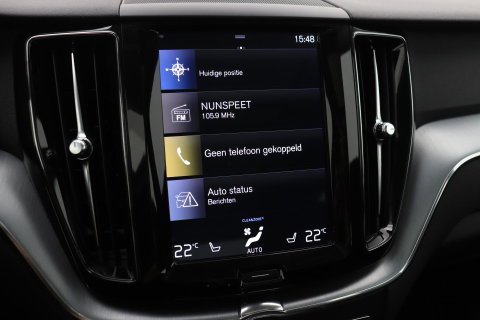 Volvo XC60 2.0 D4 AWD Momentum | Panoramadak | Apple Carplay | Camera | Elektrische Achterklep | Stoelverwarming | Full LED | 18 Inch