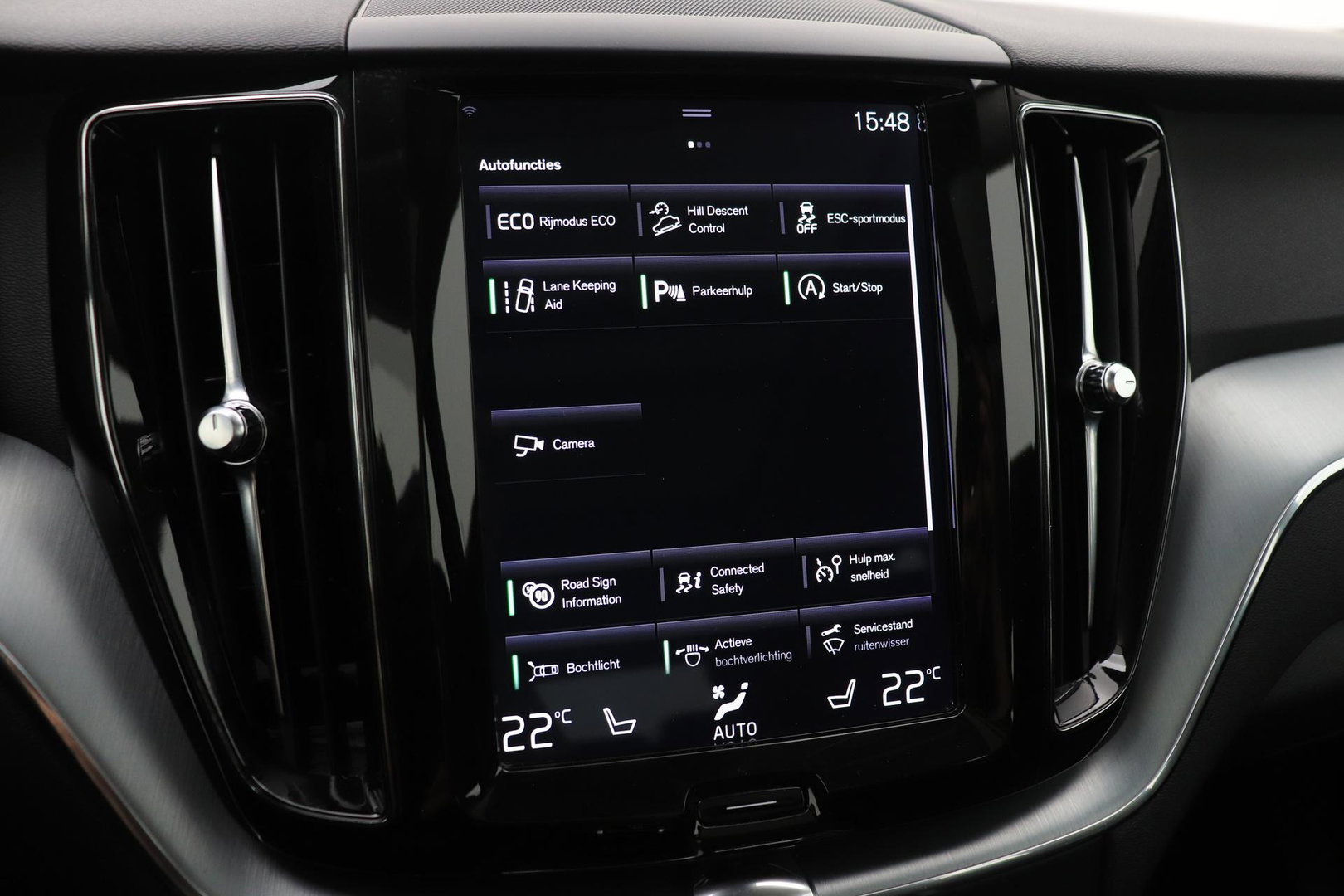 Volvo XC60 2.0 D4 AWD Momentum | Panoramadak | Apple Carplay | Camera | Elektrische Achterklep | Stoelverwarming | Full LED | 18 Inch