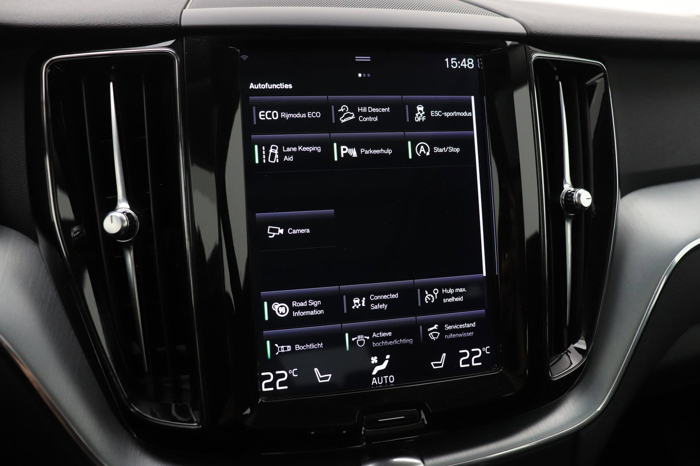 Volvo XC60 2.0 D4 AWD Momentum | Panoramadak | Apple Carplay | Camera | Elektrische Achterklep | Stoelverwarming | Full LED | 18 Inch
