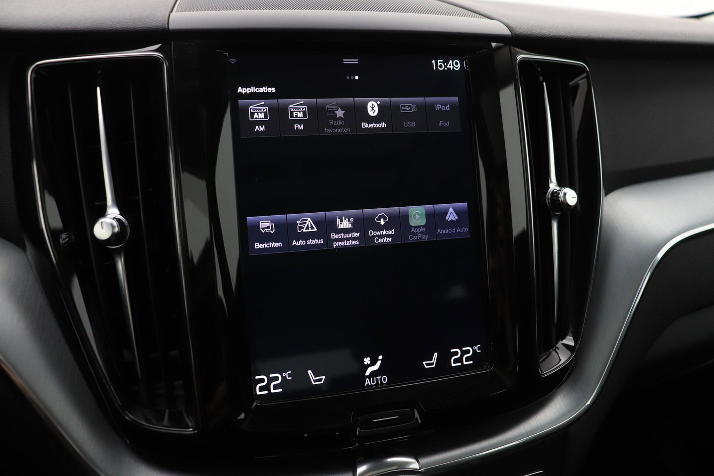 Volvo XC60 2.0 D4 AWD Momentum | Panoramadak | Apple Carplay | Camera | Elektrische Achterklep | Stoelverwarming | Full LED | 18 Inch