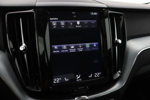 Volvo XC60 2.0 D4 AWD Momentum | Panoramadak | Apple Carplay | Camera | Elektrische Achterklep | Stoelverwarming | Full LED | 18 Inch