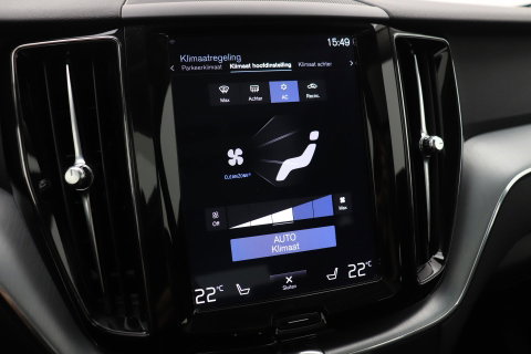 Volvo XC60 2.0 D4 AWD Momentum | Panoramadak | Apple Carplay | Camera | Elektrische Achterklep | Stoelverwarming | Full LED | 18 Inch