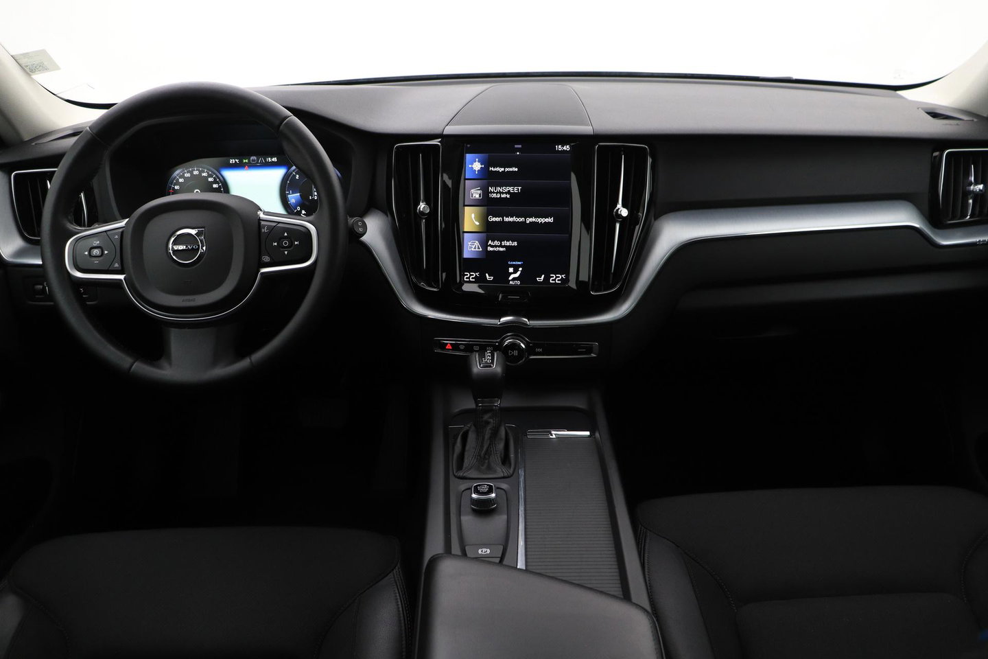 Volvo XC60 2.0 D4 AWD Momentum | Panoramadak | Apple Carplay | Camera | Elektrische Achterklep | Stoelverwarming | Full LED | 18 Inch