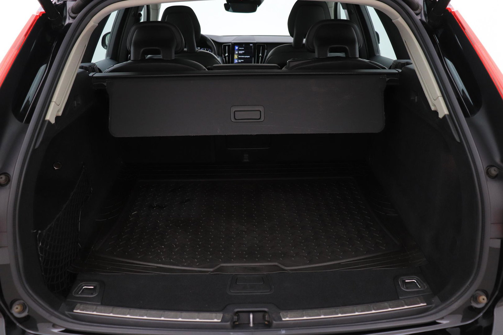 Volvo XC60 2.0 D4 AWD Momentum | Panoramadak | Apple Carplay | Camera | Elektrische Achterklep | Stoelverwarming | Full LED | 18 Inch