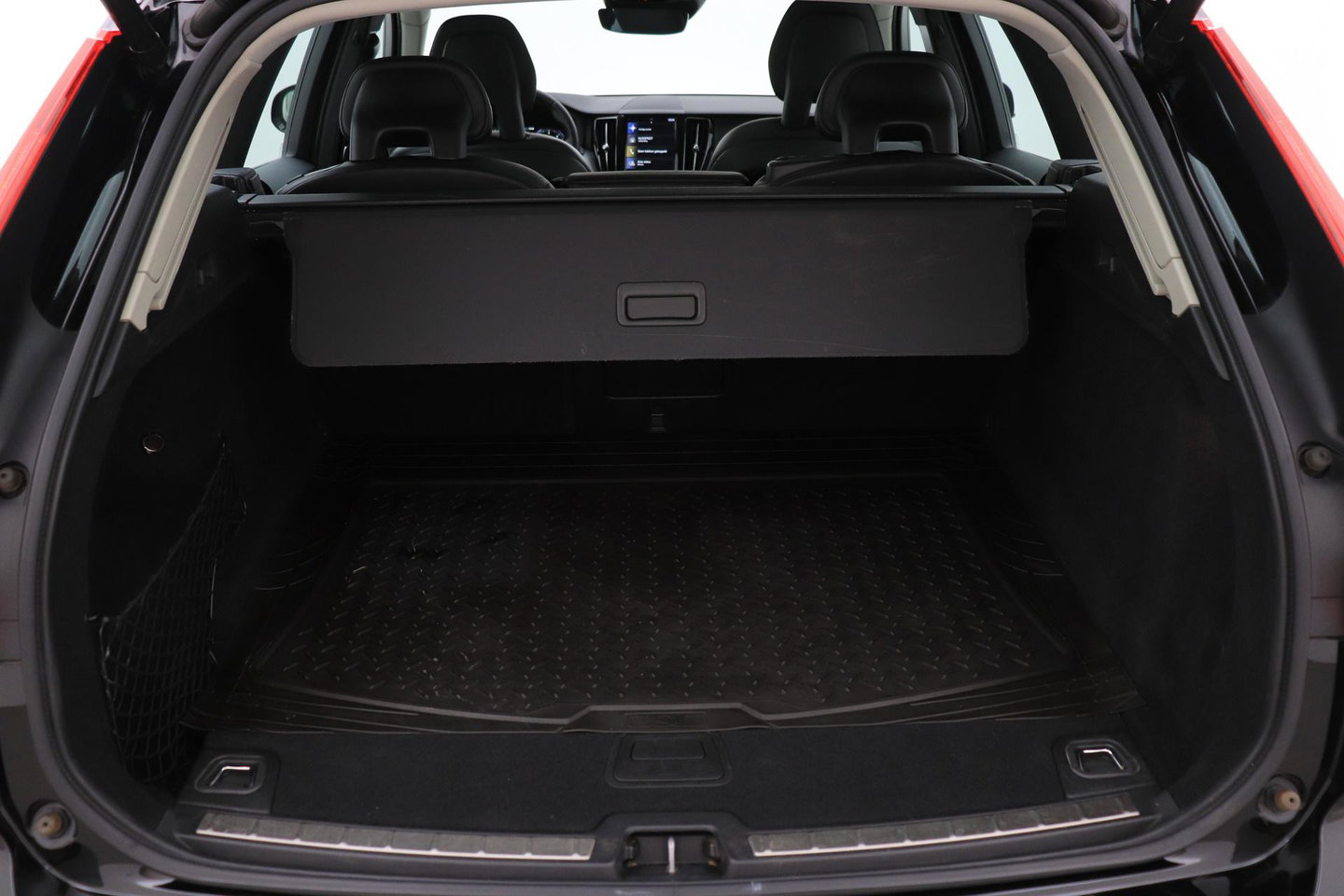 Volvo XC60 2.0 D4 AWD Momentum | Panoramadak | Apple Carplay | Camera | Elektrische Achterklep | Stoelverwarming | Full LED | 18 Inch