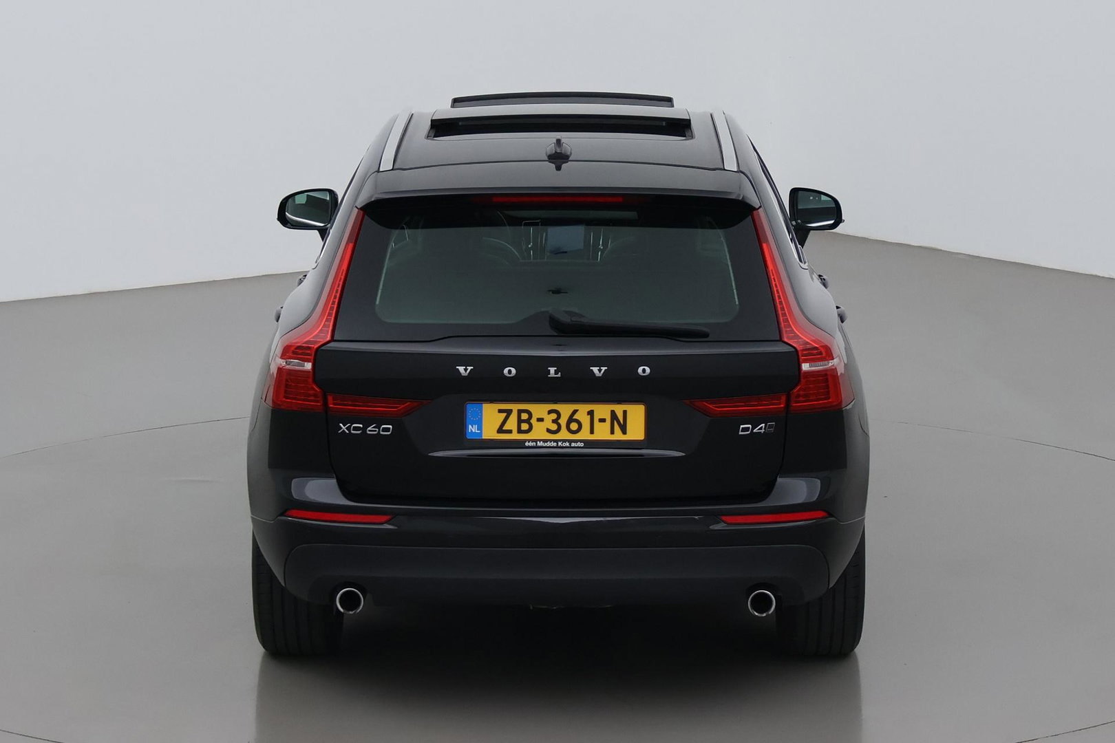 Volvo XC60 2.0 D4 AWD Momentum | Panoramadak | Apple Carplay | Camera | Elektrische Achterklep | Stoelverwarming | Full LED | 18 Inch