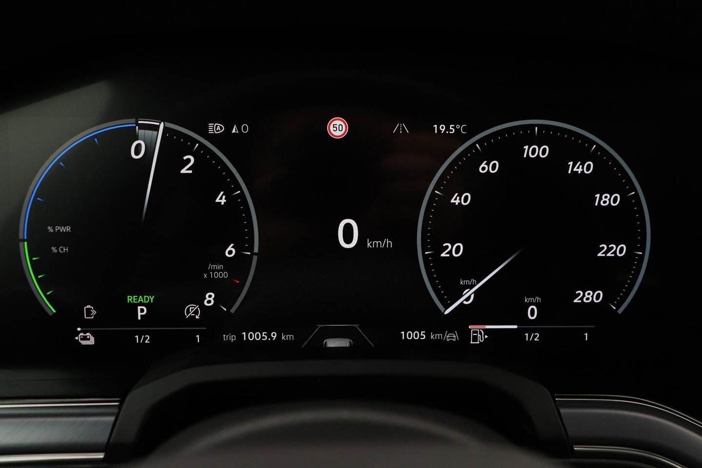 Volkswagen Touareg 3.0 TSi eHybrid 4MOTION R | FINAL EDITION | Luchtvering | Trekhaak | Panoramdak | Dynaudio | 360° Camera