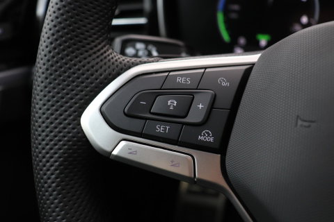 Volkswagen Touareg 3.0 TSi eHybrid 4MOTION R | FINAL EDITION | Luchtvering | Trekhaak | Panoramdak | Dynaudio | 360° Camera