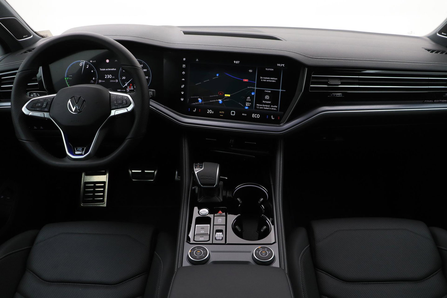 Volkswagen Touareg 3.0 TSi eHybrid 4MOTION R | FINAL EDITION | Luchtvering | Trekhaak | Panoramdak | Dynaudio | 360° Camera