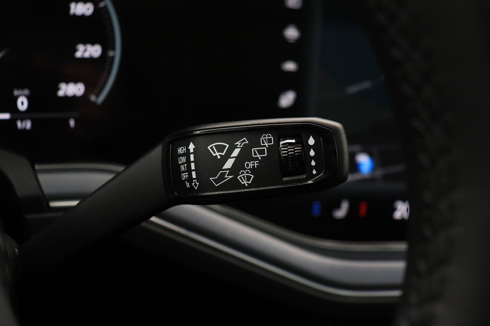 Volkswagen Touareg 3.0 TSi eHybrid 4MOTION R | FINAL EDITION | Luchtvering | Trekhaak | Panoramdak | Dynaudio | 360° Camera