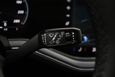 Volkswagen Touareg 3.0 TSi eHybrid 4MOTION R | FINAL EDITION | Luchtvering | Trekhaak | Panoramdak | Dynaudio | 360° Camera