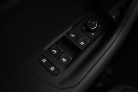 Volkswagen Touareg 3.0 TSi eHybrid 4MOTION R | FINAL EDITION | Luchtvering | Trekhaak | Panoramdak | Dynaudio | 360° Camera