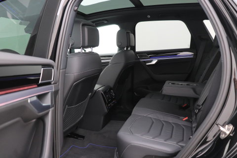 Volkswagen Touareg 3.0 TSi eHybrid 4MOTION R | FINAL EDITION | Luchtvering | Trekhaak | Panoramdak | Dynaudio | 360° Camera
