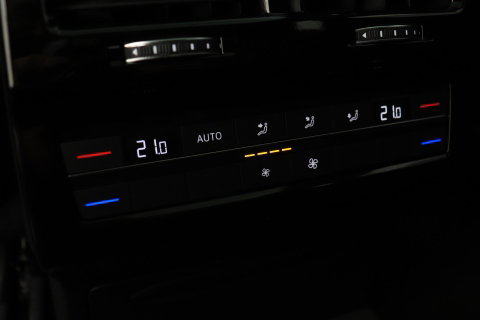 Volkswagen Touareg 3.0 TSi eHybrid 4MOTION R | FINAL EDITION | Luchtvering | Trekhaak | Panoramdak | Dynaudio | 360° Camera