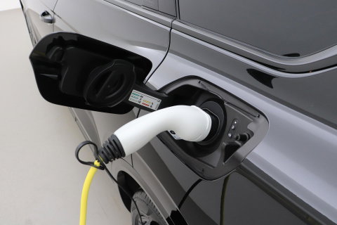 Volkswagen Touareg 3.0 TSi eHybrid 4MOTION R | FINAL EDITION | Luchtvering | Trekhaak | Panoramdak | Dynaudio | 360° Camera
