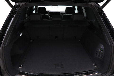 Volkswagen Touareg 3.0 TSi eHybrid 4MOTION R | FINAL EDITION | Luchtvering | Trekhaak | Panoramdak | Dynaudio | 360° Camera