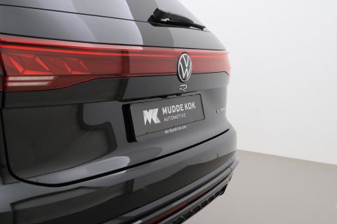 Volkswagen Touareg 3.0 TSi eHybrid 4MOTION R | FINAL EDITION | Luchtvering | Trekhaak | Panoramdak | Dynaudio | 360° Camera