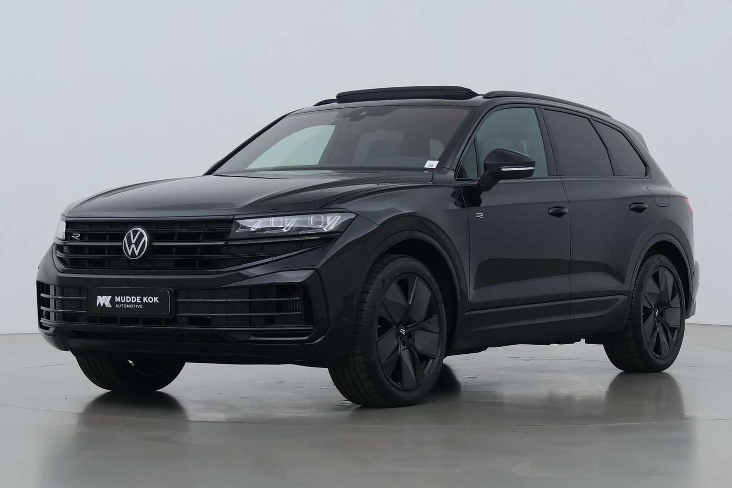 Volkswagen Touareg 3.0 TSi eHybrid 4MOTION R | FINAL EDITION | Luchtvering | Trekhaak | Panoramdak | Dynaudio | 360° Camera