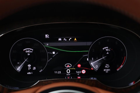 Bentley Bentayga 4.0 V8 | NL-Auto | 22 Inch | Luchtvering | Head-Up | Panoramadak | 360° Camera