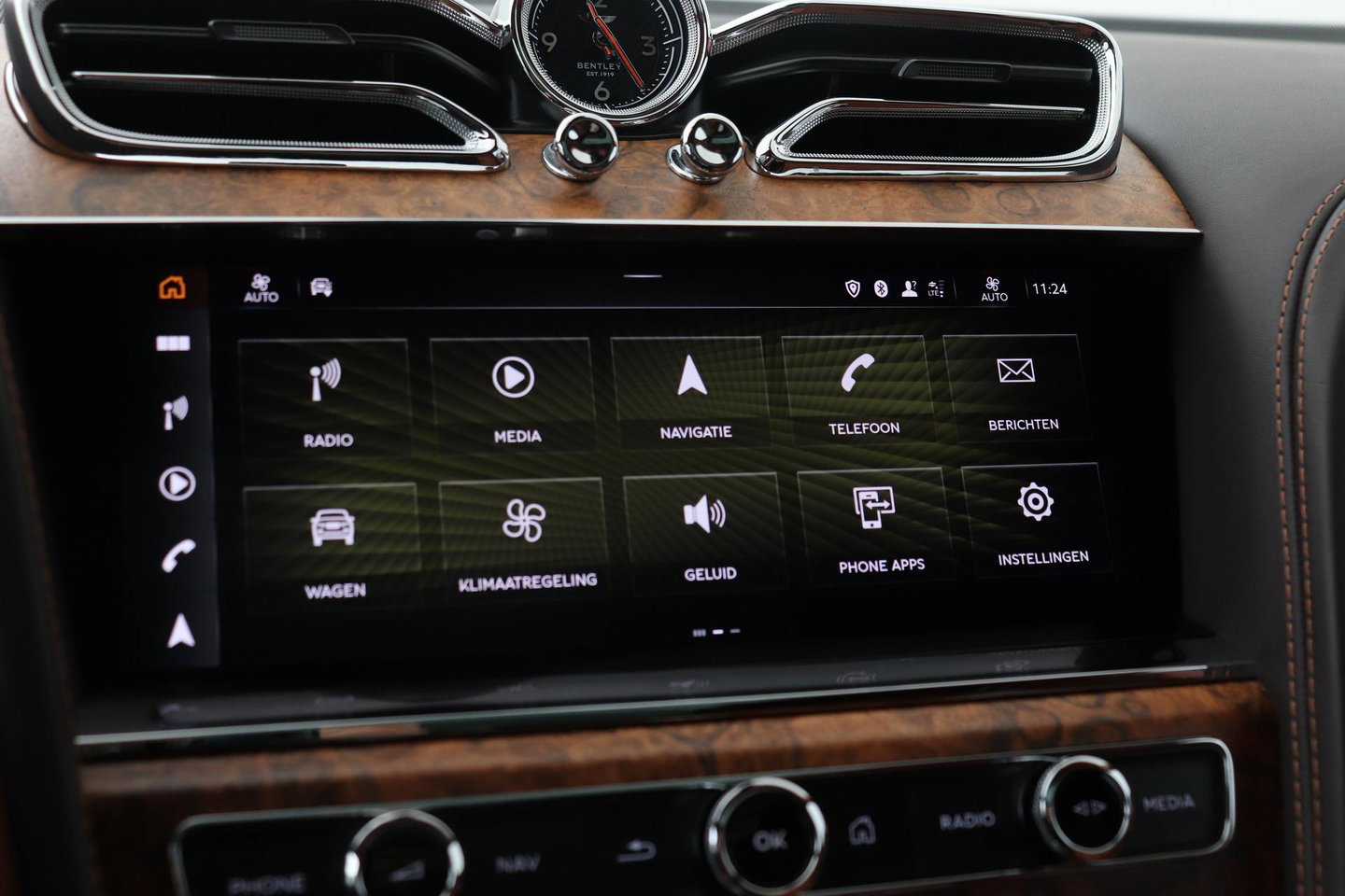 Bentley Bentayga 4.0 V8 | NL-Auto | 22 Inch | Luchtvering | Head-Up | Panoramadak | 360° Camera