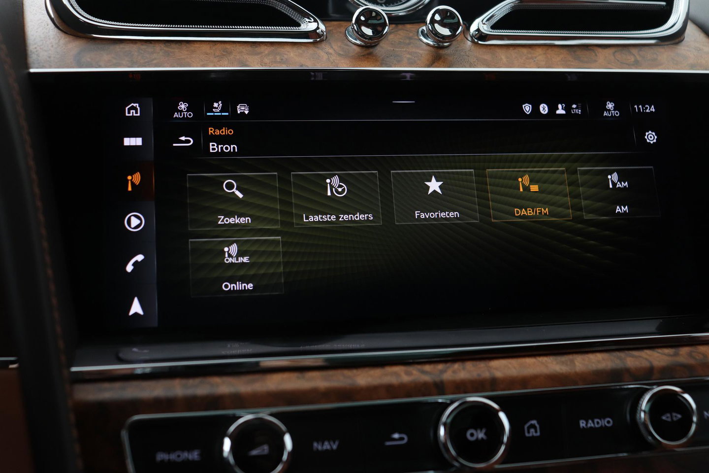 Bentley Bentayga 4.0 V8 | NL-Auto | 22 Inch | Luchtvering | Head-Up | Panoramadak | 360° Camera