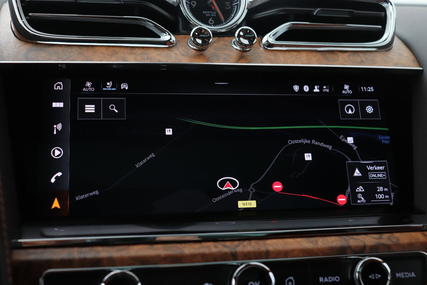 Bentley Bentayga 4.0 V8 | NL-Auto | 22 Inch | Luchtvering | Head-Up | Panoramadak | 360° Camera