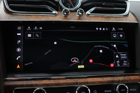 Bentley Bentayga 4.0 V8 | NL-Auto | 22 Inch | Luchtvering | Head-Up | Panoramadak | 360° Camera