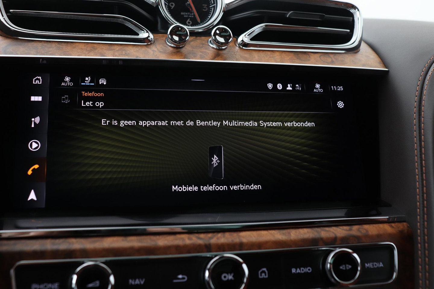 Bentley Bentayga 4.0 V8 | NL-Auto | 22 Inch | Luchtvering | Head-Up | Panoramadak | 360° Camera