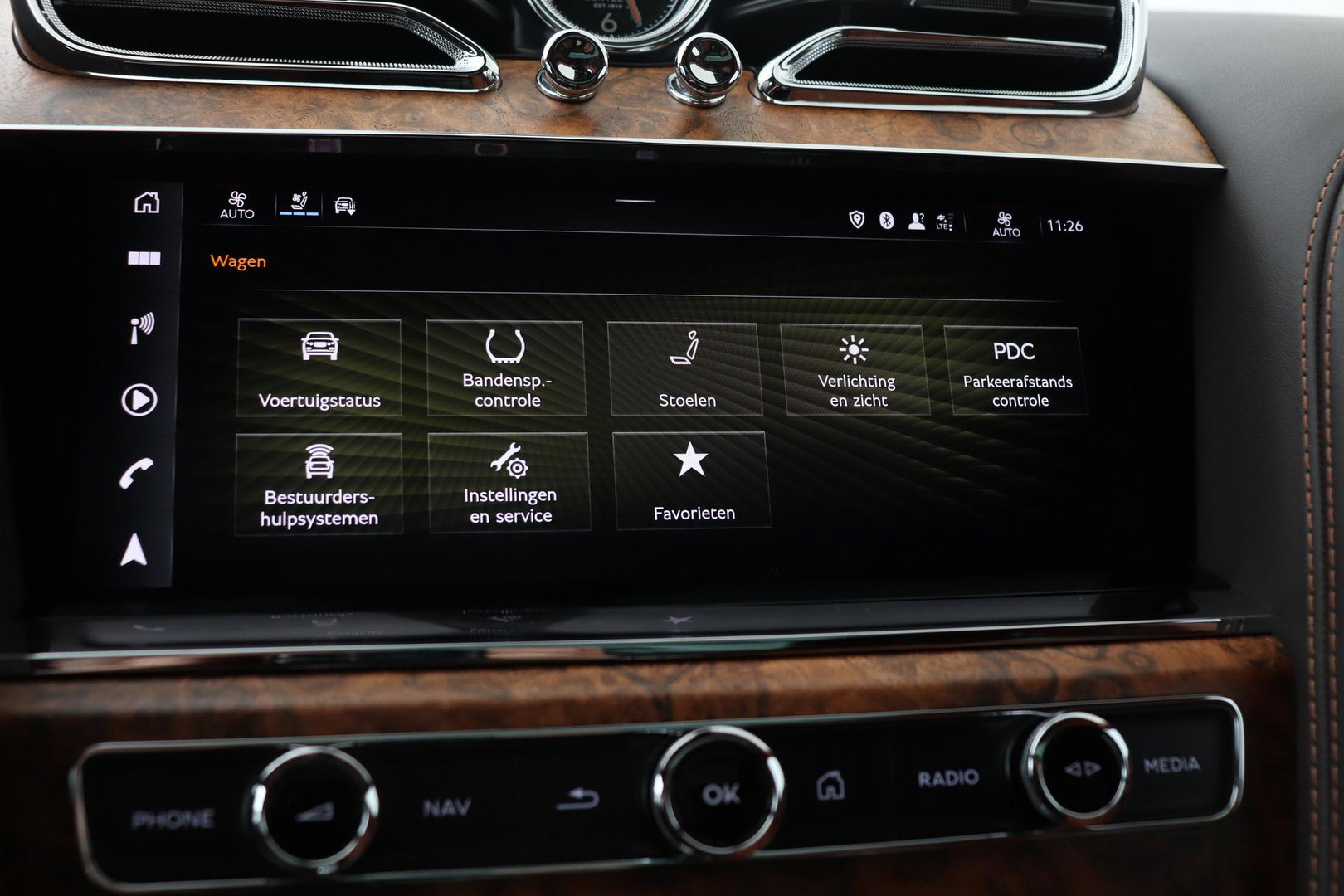 Bentley Bentayga 4.0 V8 | NL-Auto | 22 Inch | Luchtvering | Head-Up | Panoramadak | 360° Camera