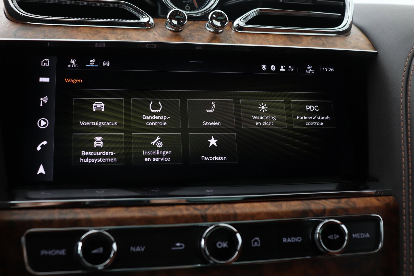 Bentley Bentayga 4.0 V8 | NL-Auto | 22 Inch | Luchtvering | Head-Up | Panoramadak | 360° Camera