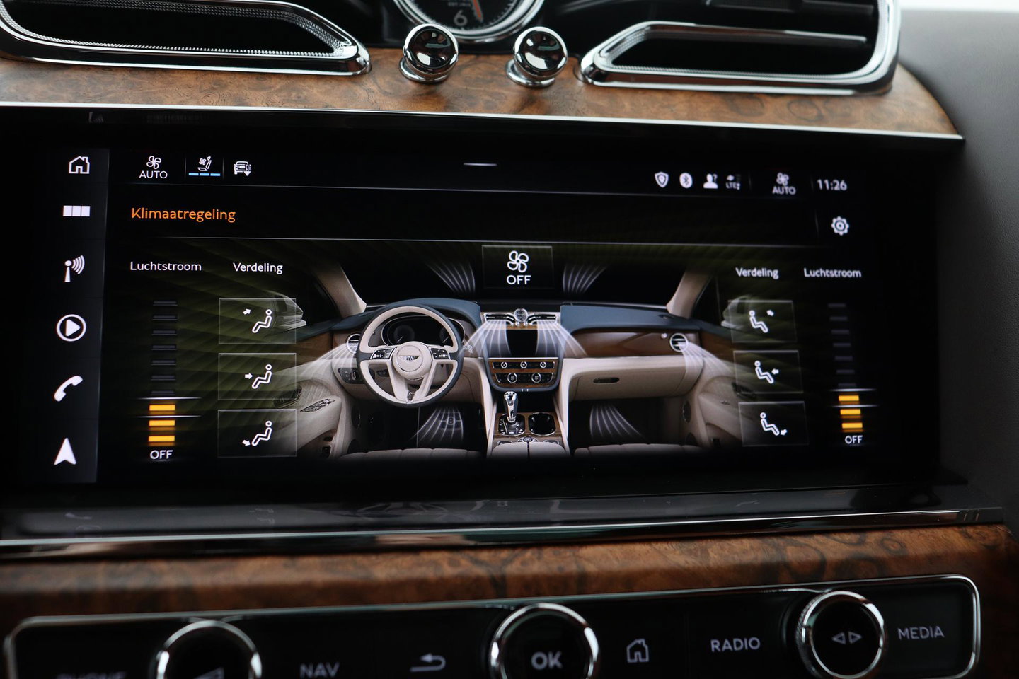 Bentley Bentayga 4.0 V8 | NL-Auto | 22 Inch | Luchtvering | Head-Up | Panoramadak | 360° Camera