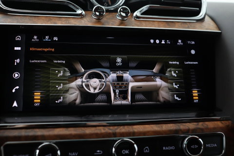 Bentley Bentayga 4.0 V8 | NL-Auto | 22 Inch | Luchtvering | Head-Up | Panoramadak | 360° Camera