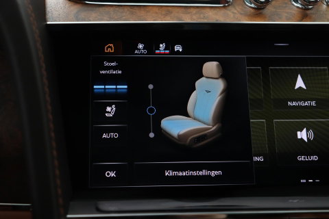 Bentley Bentayga 4.0 V8 | NL-Auto | 22 Inch | Luchtvering | Head-Up | Panoramadak | 360° Camera