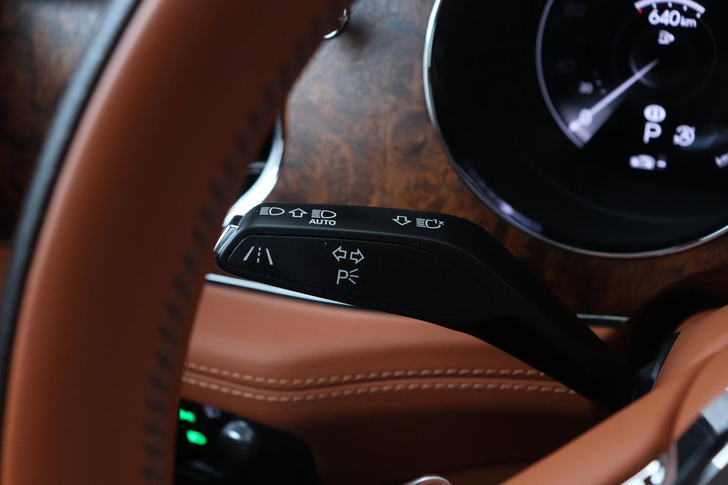 Bentley Bentayga 4.0 V8 | NL-Auto | 22 Inch | Luchtvering | Head-Up | Panoramadak | 360° Camera