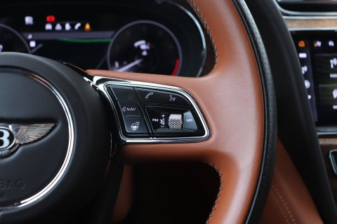 Bentley Bentayga 4.0 V8 | NL-Auto | 22 Inch | Luchtvering | Head-Up | Panoramadak | 360° Camera