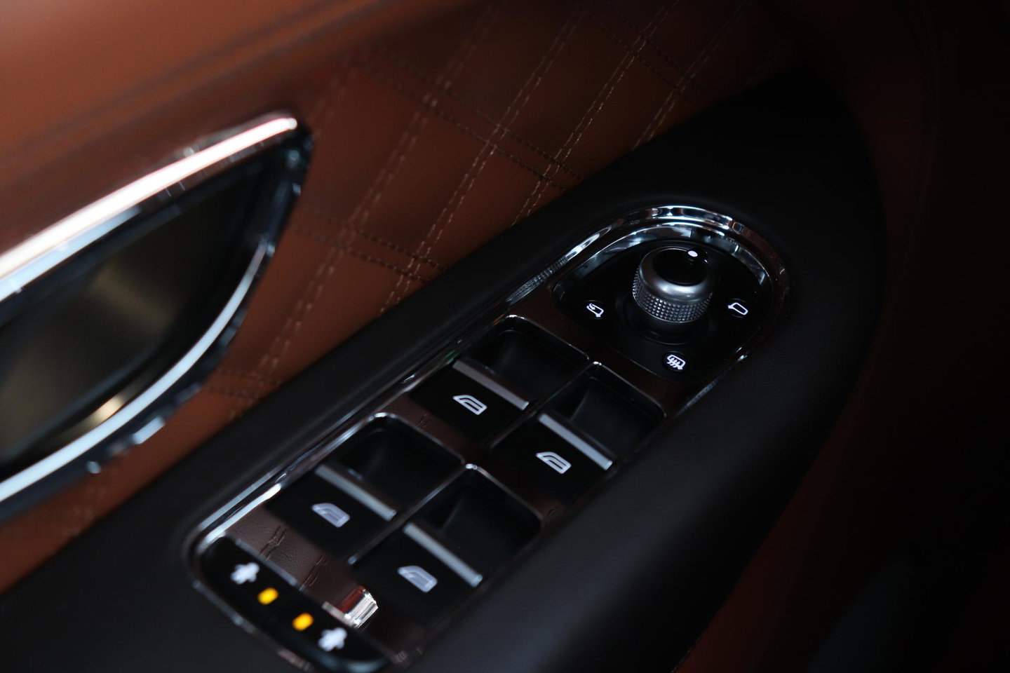 Bentley Bentayga 4.0 V8 | NL-Auto | 22 Inch | Luchtvering | Head-Up | Panoramadak | 360° Camera