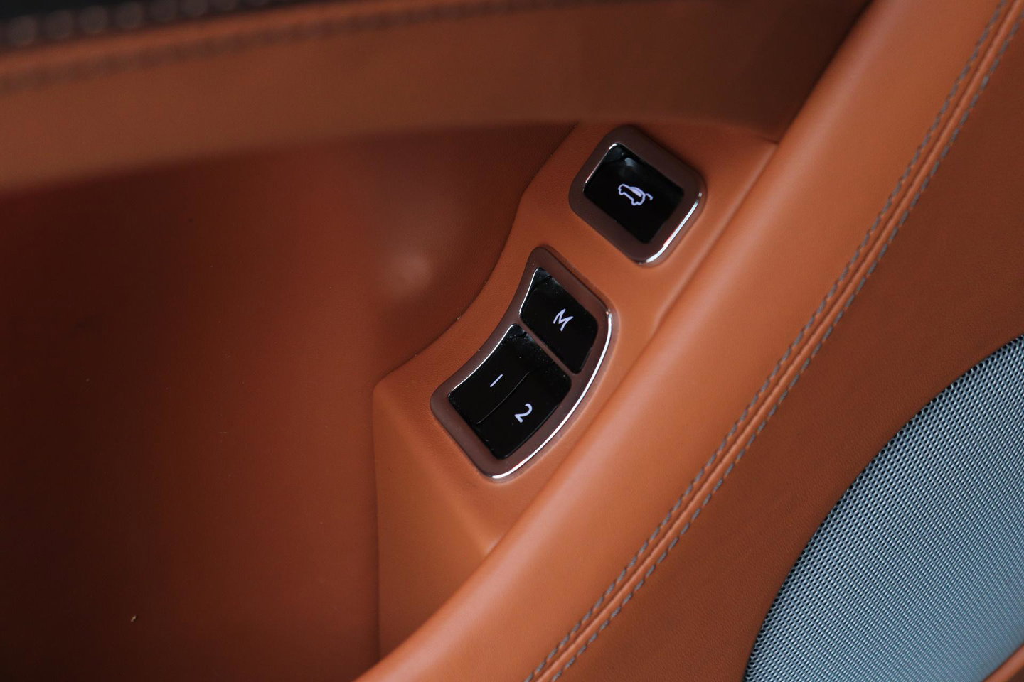 Bentley Bentayga 4.0 V8 | NL-Auto | 22 Inch | Luchtvering | Head-Up | Panoramadak | 360° Camera