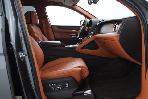 Bentley Bentayga 4.0 V8 | NL-Auto | 22 Inch | Luchtvering | Head-Up | Panoramadak | 360° Camera