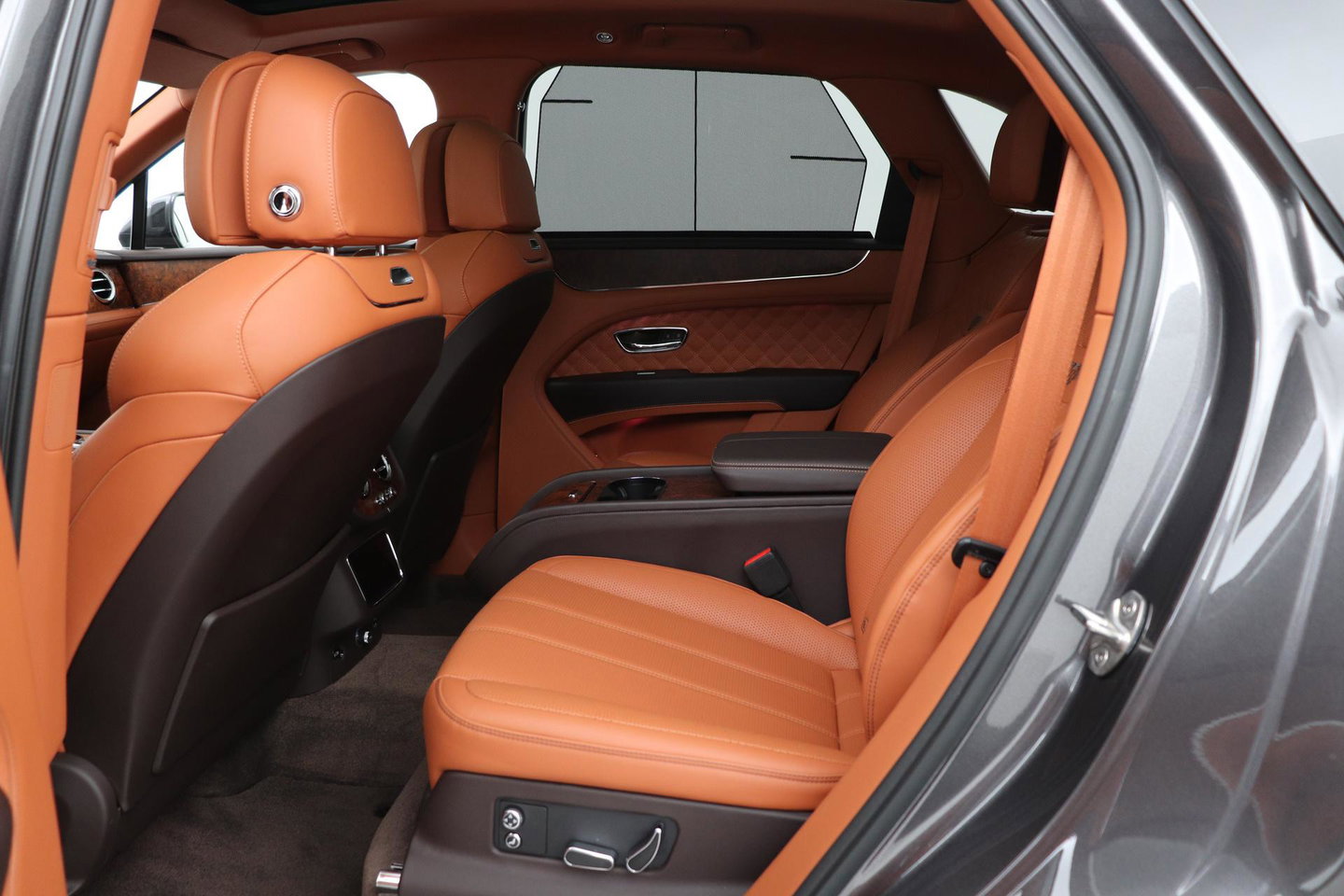 Bentley Bentayga 4.0 V8 | NL-Auto | 22 Inch | Luchtvering | Head-Up | Panoramadak | 360° Camera
