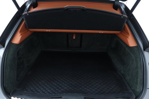 Bentley Bentayga 4.0 V8 | NL-Auto | 22 Inch | Luchtvering | Head-Up | Panoramadak | 360° Camera