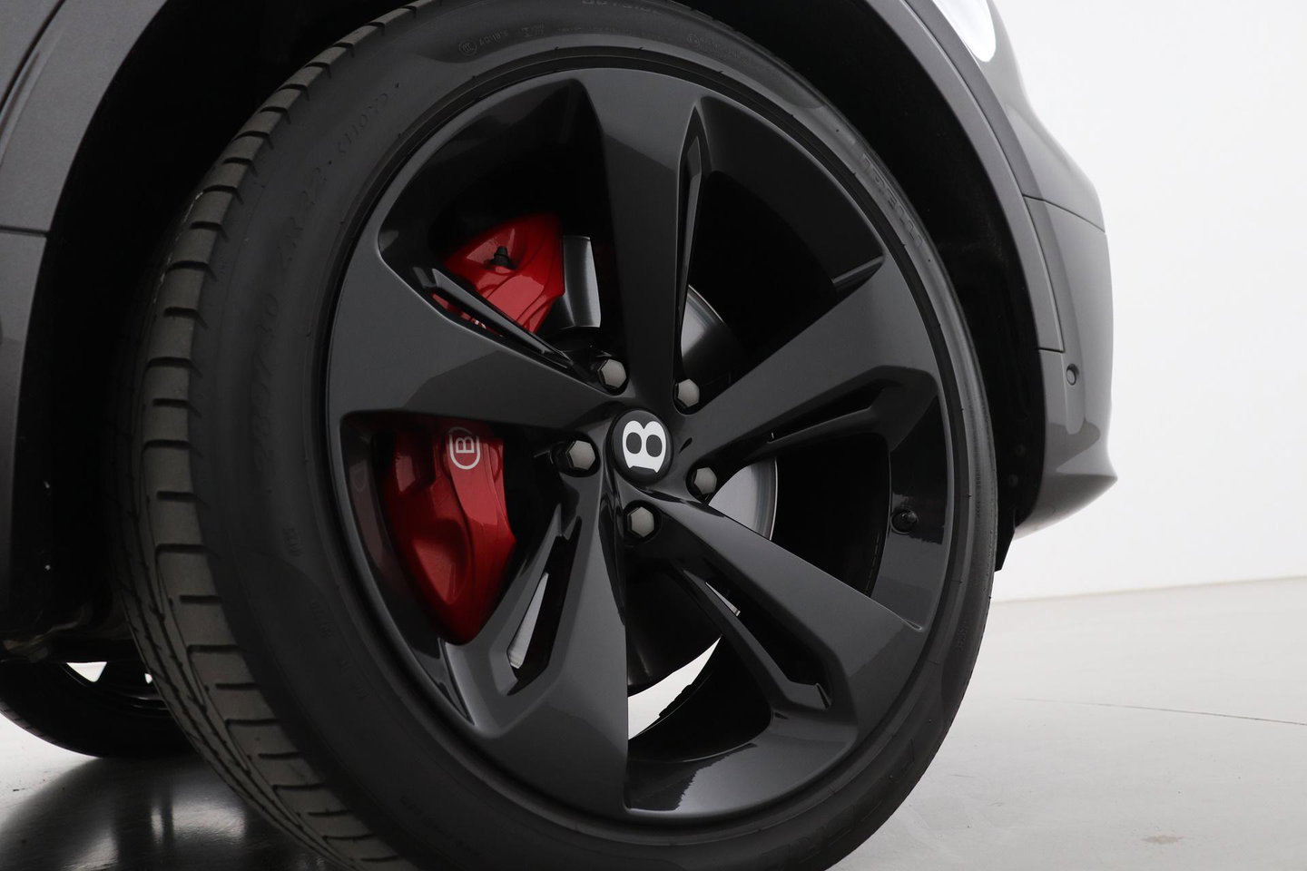 Bentley Bentayga 4.0 V8 | NL-Auto | 22 Inch | Luchtvering | Head-Up | Panoramadak | 360° Camera