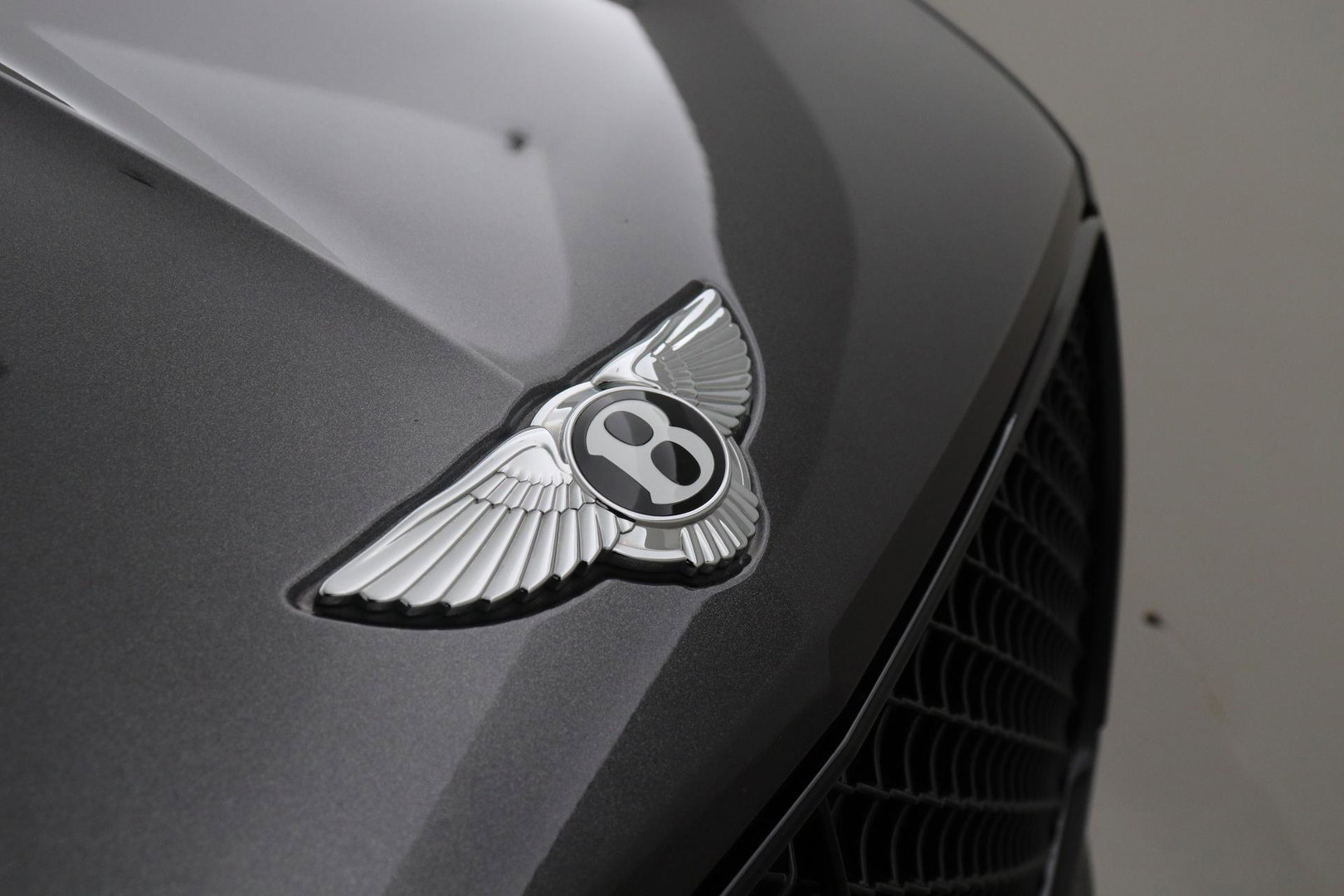 Bentley Bentayga 4.0 V8 | NL-Auto | 22 Inch | Luchtvering | Head-Up | Panoramadak | 360° Camera